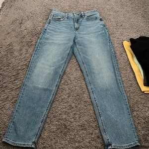 American eagle stretch blue jeans. Size:2. Straight leg